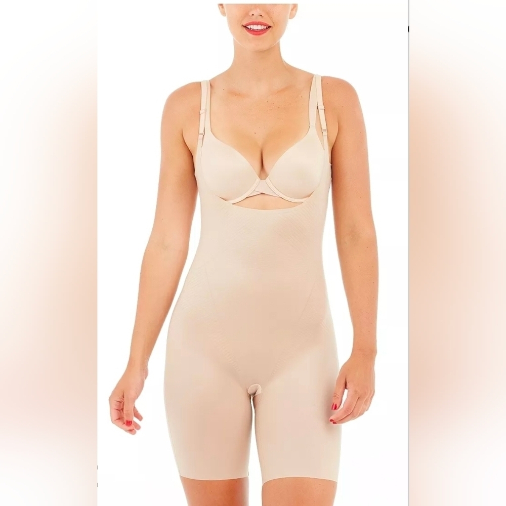 SPANX Women's Thinstincts 2.0 Open-Bust Mid-Thigh Bodysuit Nude Size S